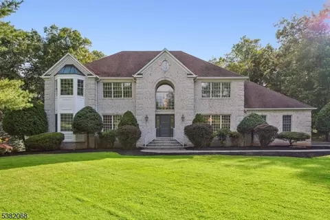 22 Old Dutch Rd, Warren, NJ 07059