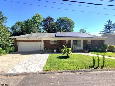 20 Longview Trl E, Denville, NJ 07834