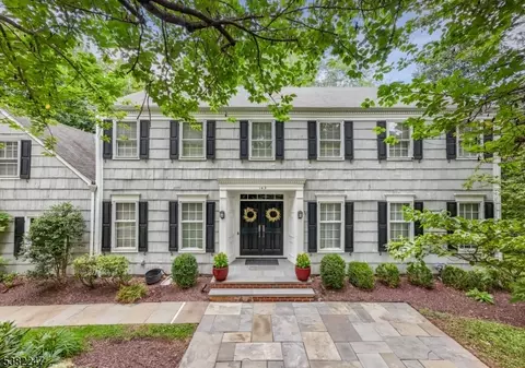 145 Colchester Rd, New Providence, NJ 07974