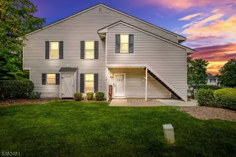 365 Burdock Ct, Three Bridges, NJ 08887