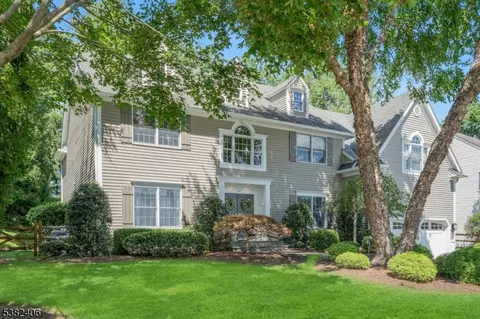 319 Megan Ct, Wyckoff, NJ 07481
