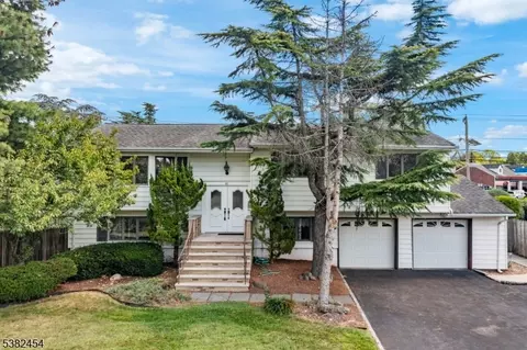 81 White Pl, Clark, NJ 07066