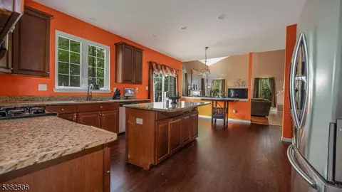 14 Strathmere Rd, Mays Landing, NJ 08330