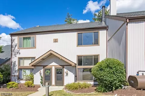 695 Audubon Ct #95, Stanhope, NJ 07874