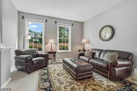 16 Setting Sun Dr, Hackettstown, NJ 07840 photo 5