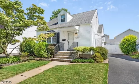 740 Erudo St, Linden, NJ 07036