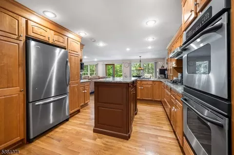 386 Malcolm Ave, North Plainfield, NJ 07063 photo 9