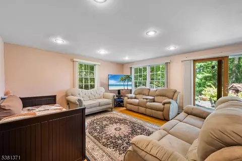 386 Malcolm Ave, North Plainfield, NJ 07063 photo 14