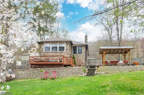 3 Park St, Belvidere, NJ 07823