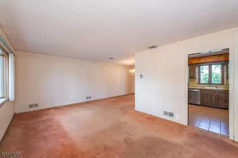 44 Post Rd, Clark, NJ 07066 photo 3