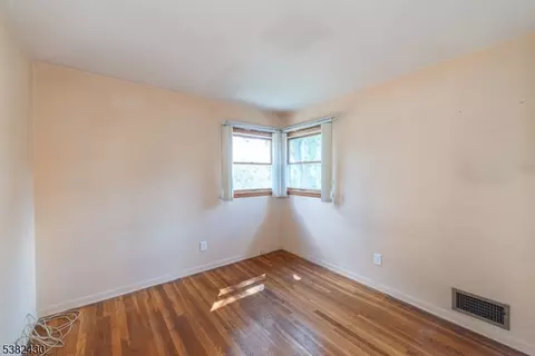 44 Post Rd, Clark, NJ 07066 photo 6