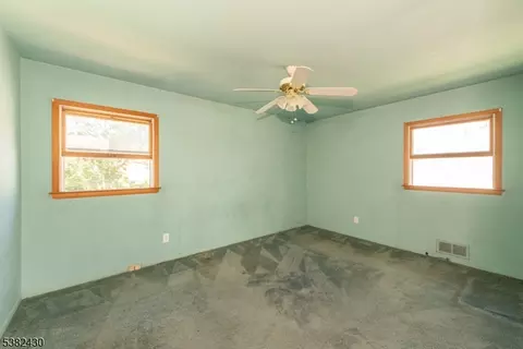 44 Post Rd, Clark, NJ 07066 photo 8