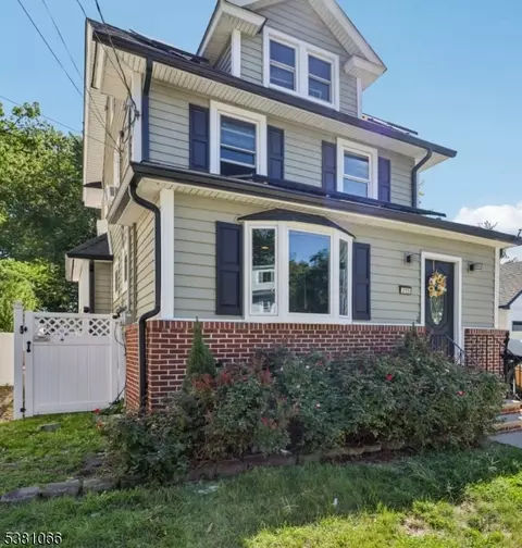 315 Hemlock St, Roselle Park, NJ 07204