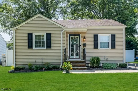 28 Koehler Dr, South Bound Brook, NJ 08880