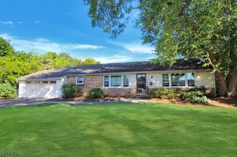 819 Lopatcong St, Belvidere, NJ 07823