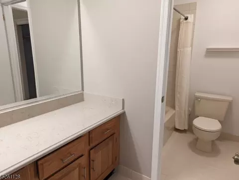 Bath - 15 Ray Ct, Bedminster, NJ 07921 photo 1 of 3