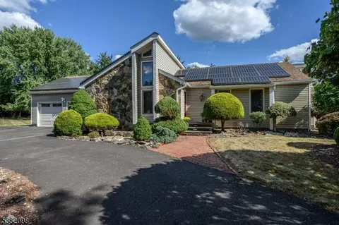 6 Steeple Dr, Hillsborough, NJ 08844
