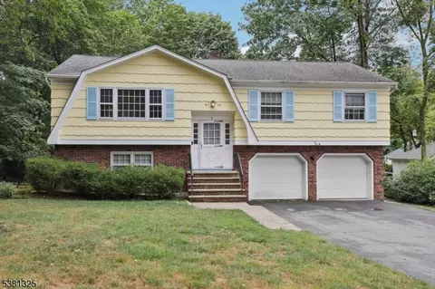 6 Christopher Pl, Ridgewood, NJ 07450