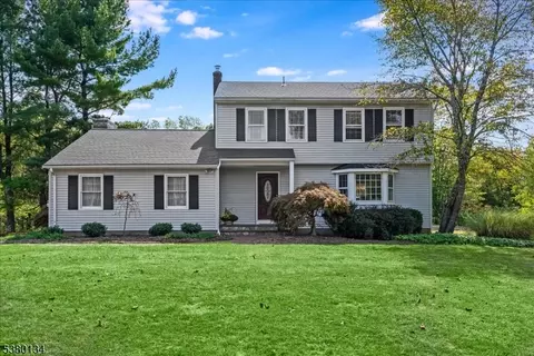 3 Stillwell Rd, Whitehouse Station, NJ 08889