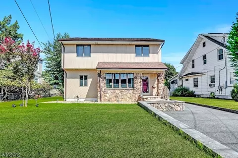 309 Lakeside Ave, Pompton Lakes, NJ 07442