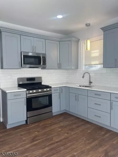 414 21st Ave, Paterson, NJ 07513