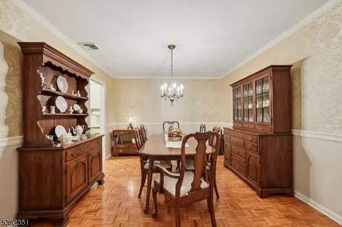 29 Ponds Cir, Wayne, NJ 07470 photo 16