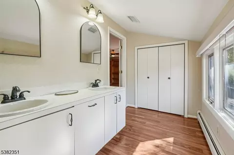 29 Ponds Cir, Wayne, NJ 07470 photo 30