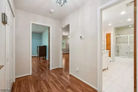 29 Ponds Cir, Wayne, NJ 07470 photo 33