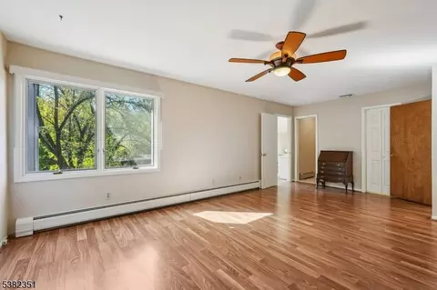 29 Ponds Cir, Wayne, NJ 07470 photo 28