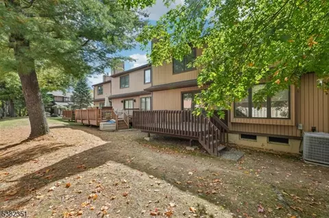 29 Ponds Cir, Wayne, NJ 07470 photo 47