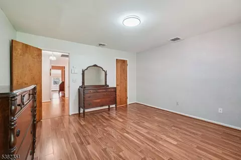 29 Ponds Cir, Wayne, NJ 07470 photo 39