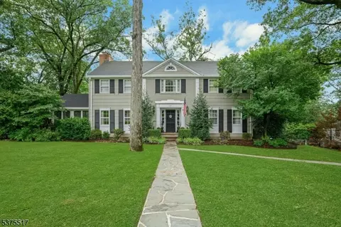 29 Druid Hill Rd, Summit, NJ 07901