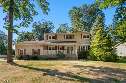 74 Hall Dr, Clark, NJ 07066