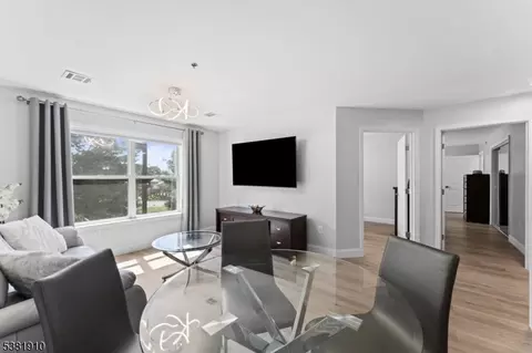 901 Stuyvesant Ave #205, Union, NJ 07083