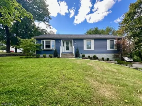 44 Charlestown Rd, Hampton, NJ 08827