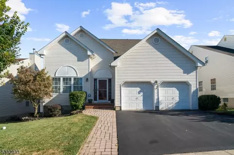 18 Freeman Ln, Bridgewater, NJ 08807