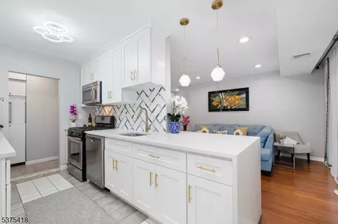 458 River Rd # H, Nutley, NJ 07110