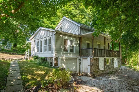 1 High St, Andover, NJ 07821