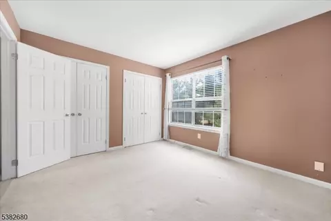 906 Wetherburn Ct, Flemington, NJ 08822 photo 11