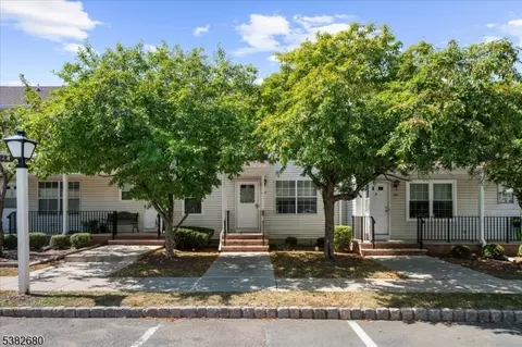 906 Wetherburn Ct, Flemington, NJ 08822 photo 21
