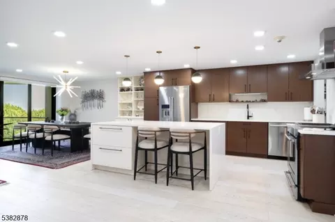 2 Claridge Dr #8AE, Verona, NJ 07044