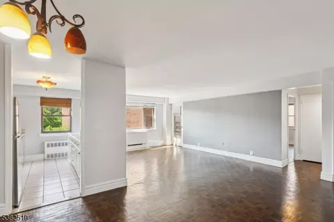 8800 Boulevard E #4J, North Bergen, NJ 07047