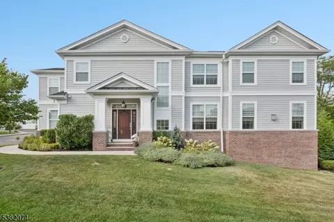 201 Monroe Ct, Whippany, NJ 07981