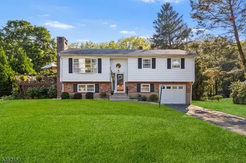 11 Norfolk Ave, Washington, NJ 07882