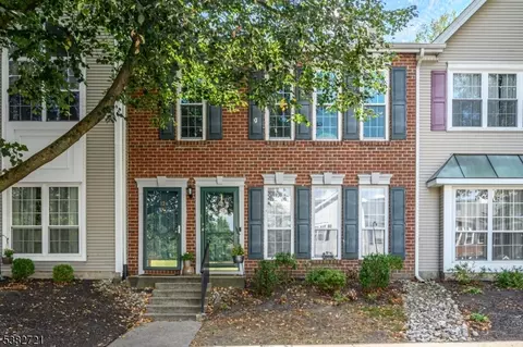 124 Edward Dr, Franklin Park, NJ 08823