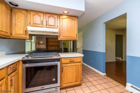 6 Hampton Rd, Pittstown, NJ 08867 photo 8