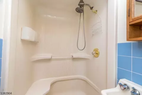 6 Hampton Rd, Pittstown, NJ 08867 photo 22