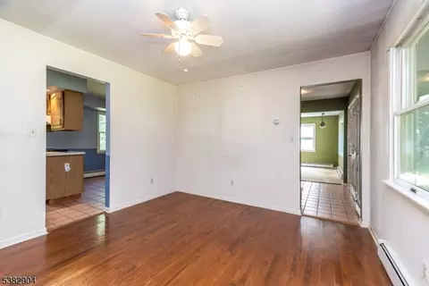 6 Hampton Rd, Pittstown, NJ 08867 photo 17
