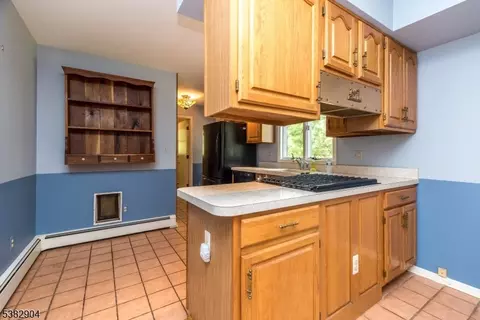 6 Hampton Rd, Pittstown, NJ 08867 photo 10