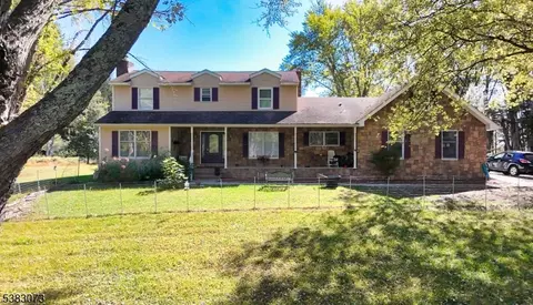 8 Ayers Rd, Sandyston, NJ 07827